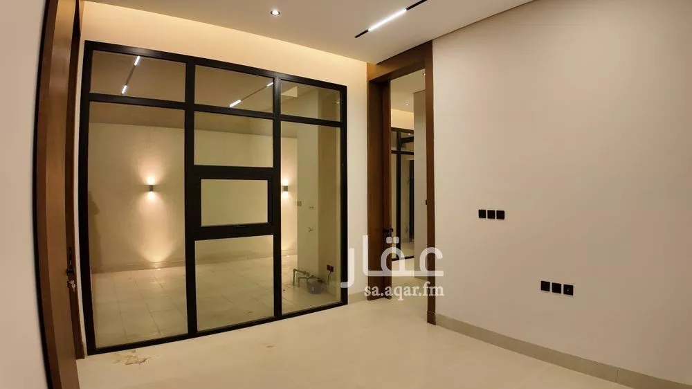 5 bedroom villa in Al Mahdiyyah 3