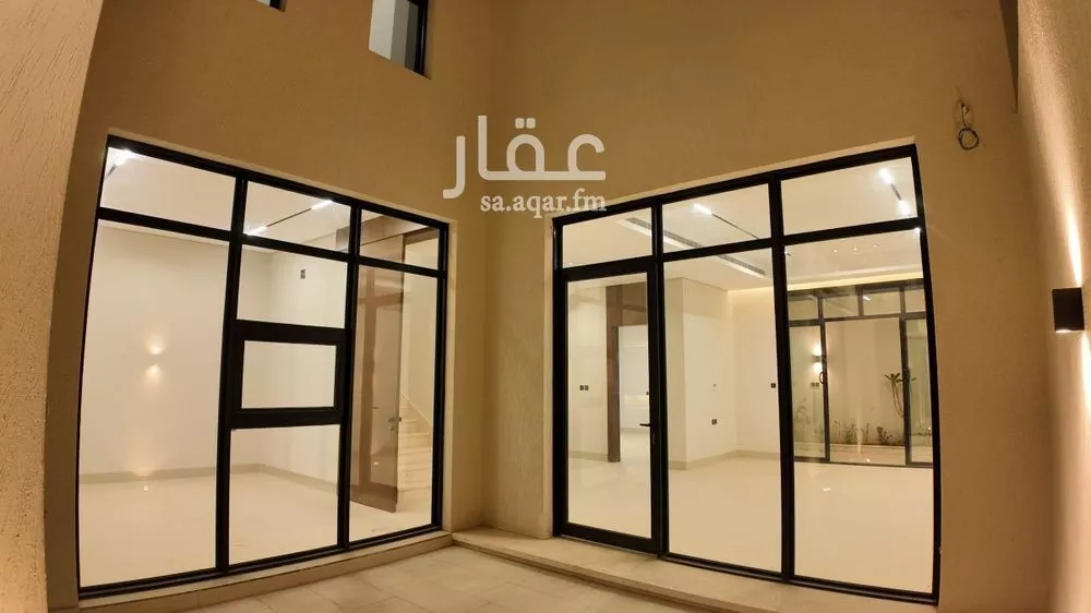 5 bedroom villa in Al Mahdiyyah 6