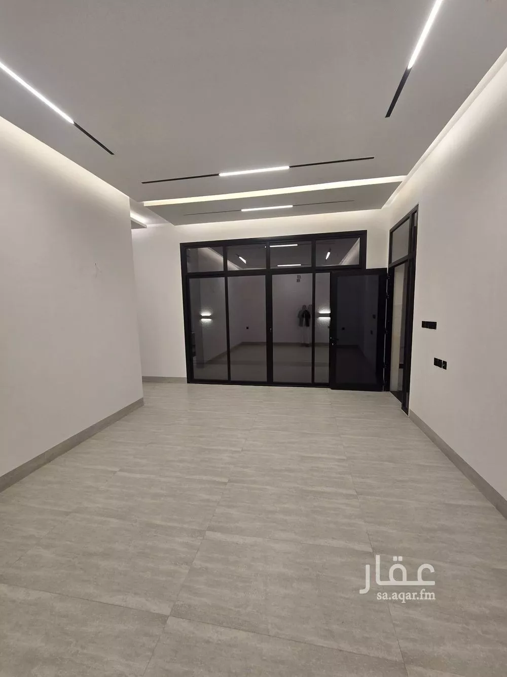 فيلا 5 غرف في الخليج 11