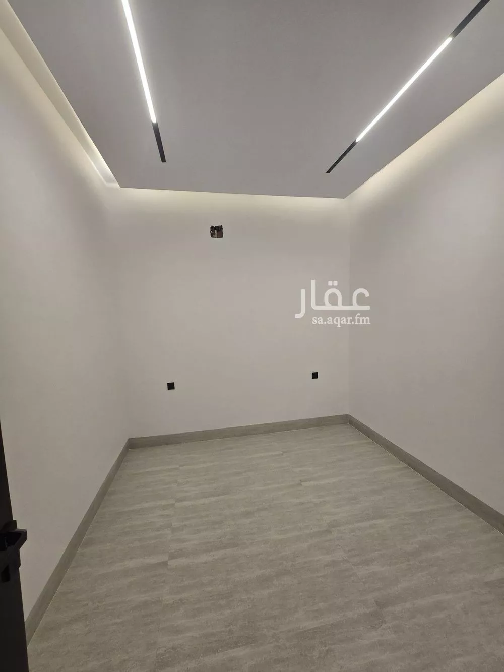 فيلا 5 غرف في الخليج 10