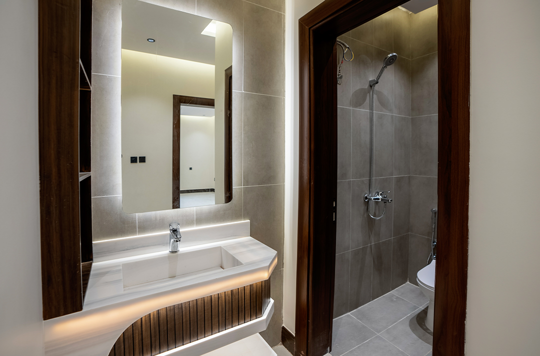 شقة  في الروضة 12