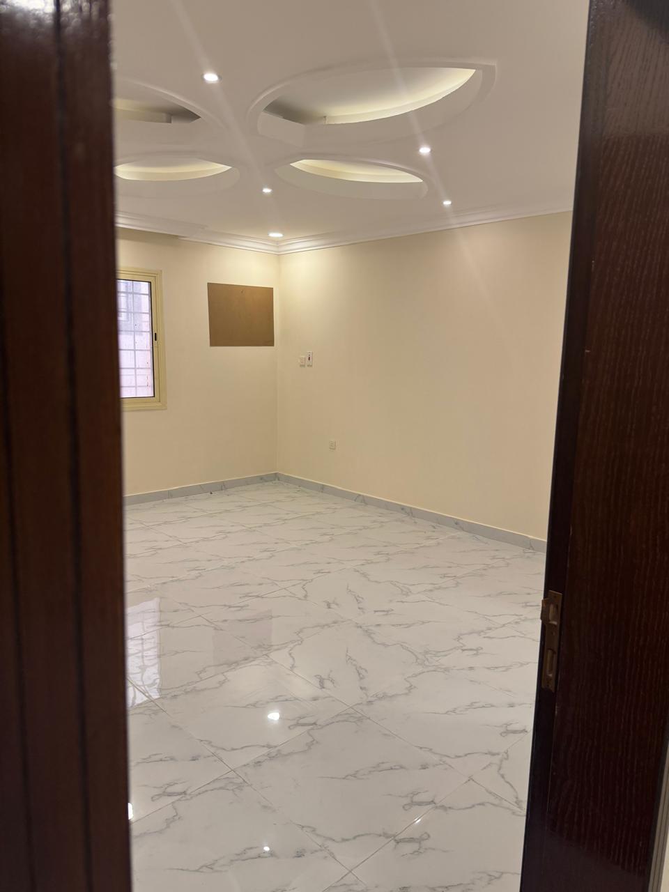 شقة 4 غرف في النور 2