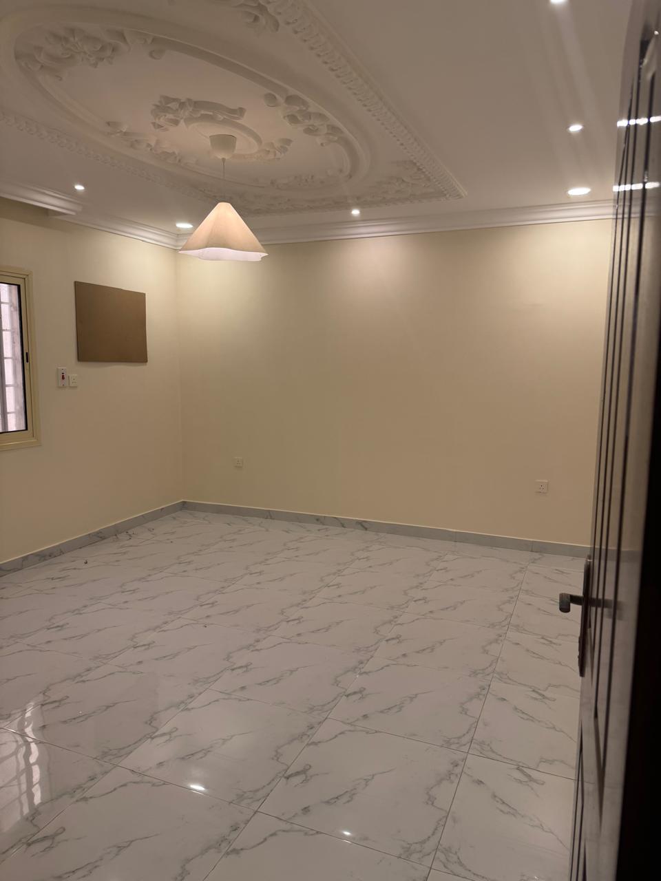 شقة 4 غرف في النور 5