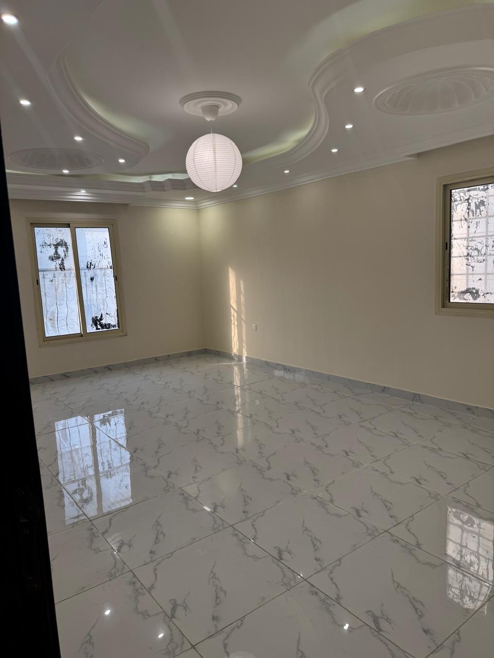 شقة 4 غرف في النور 7