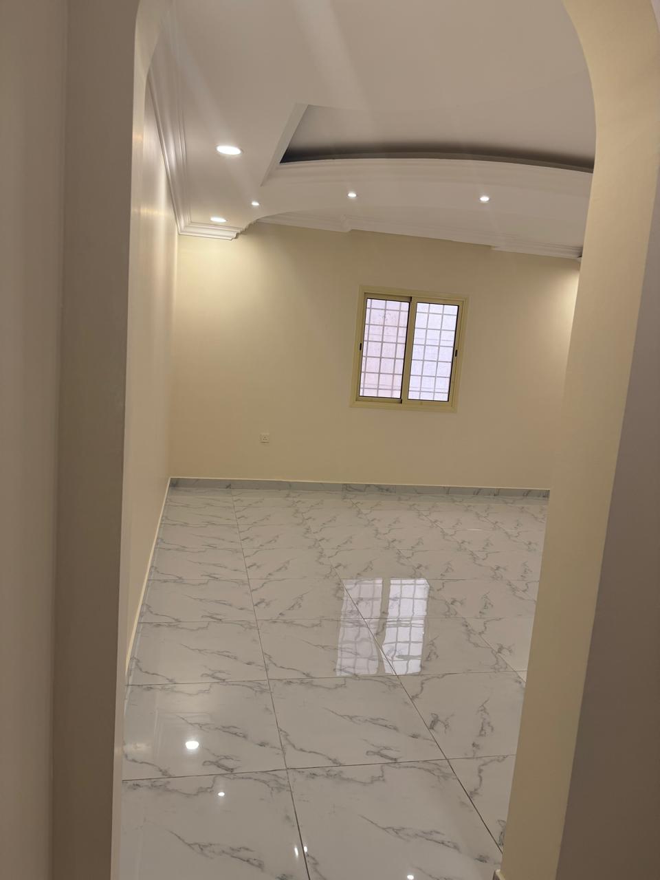 شقة 4 غرف في النور 9