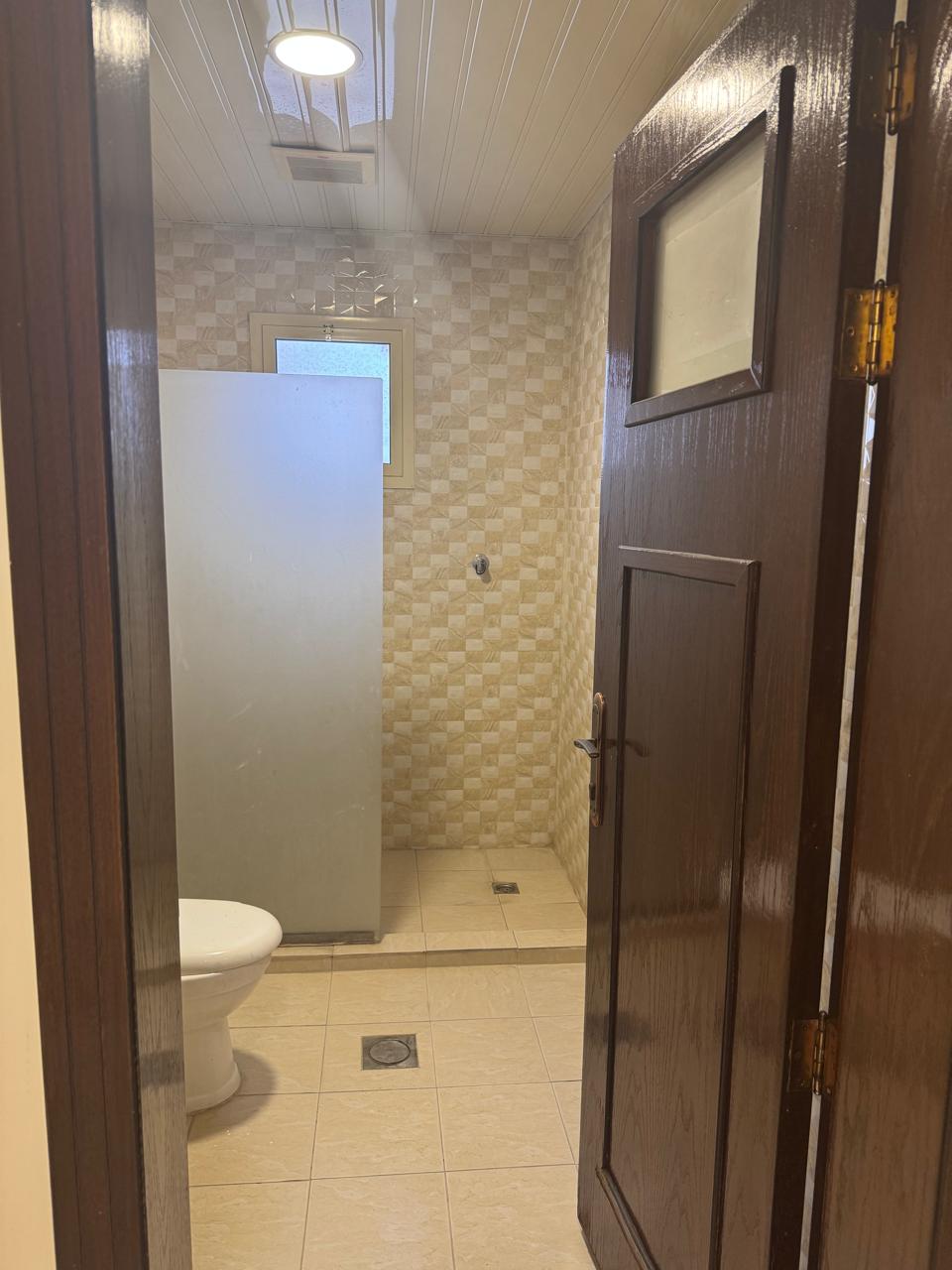 شقة 4 غرف في النور 10