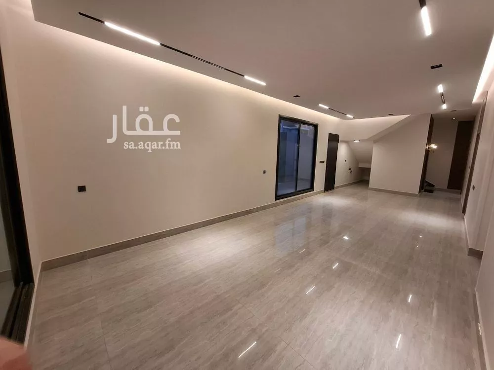 5 bedroom villa in Al Rimal 6