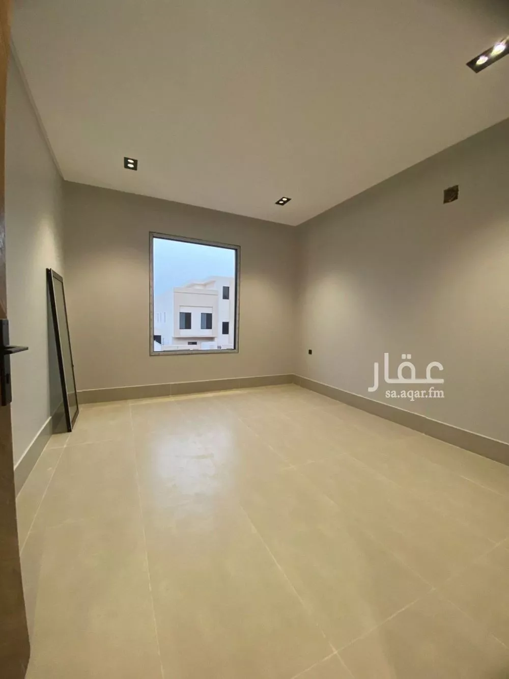 فيلا 5 غرف في عكاظ 13