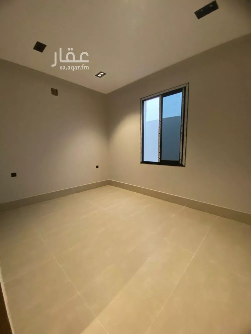 فيلا 5 غرف في عكاظ 5