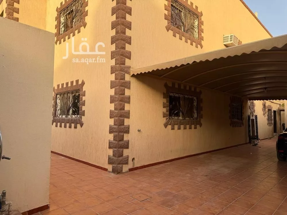 فيلا 7 غرف في الخليج 9