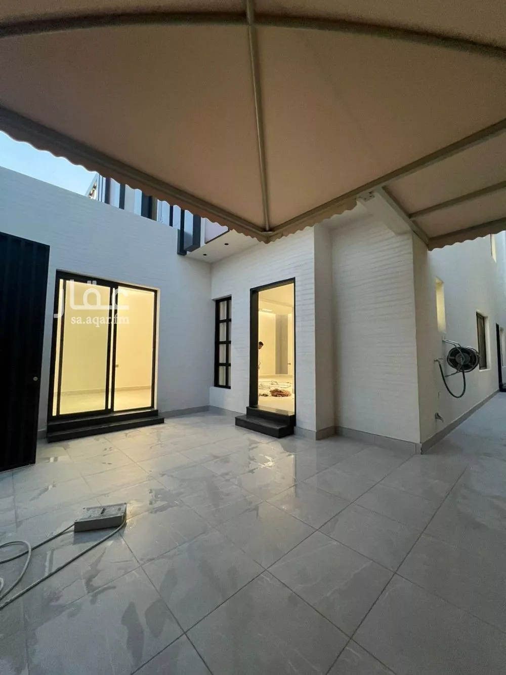 6 bedroom villa in Al Yarmouk 9