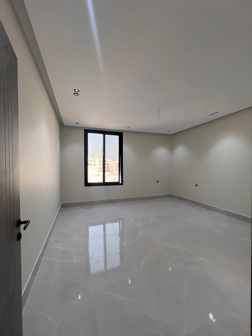 شقة  في النعيم 3