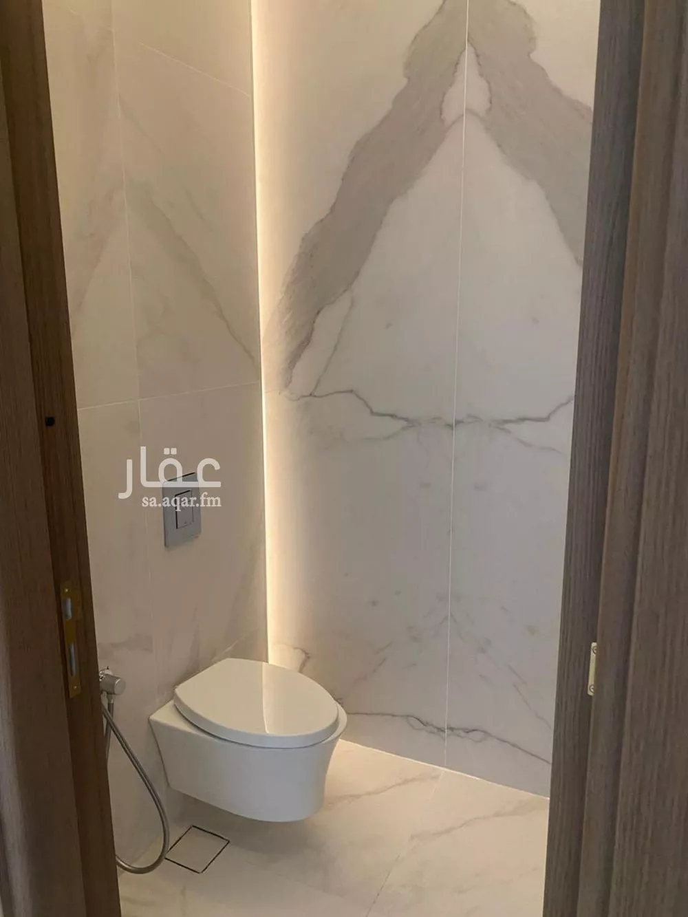 فيلا 7 غرف في النرجس 6