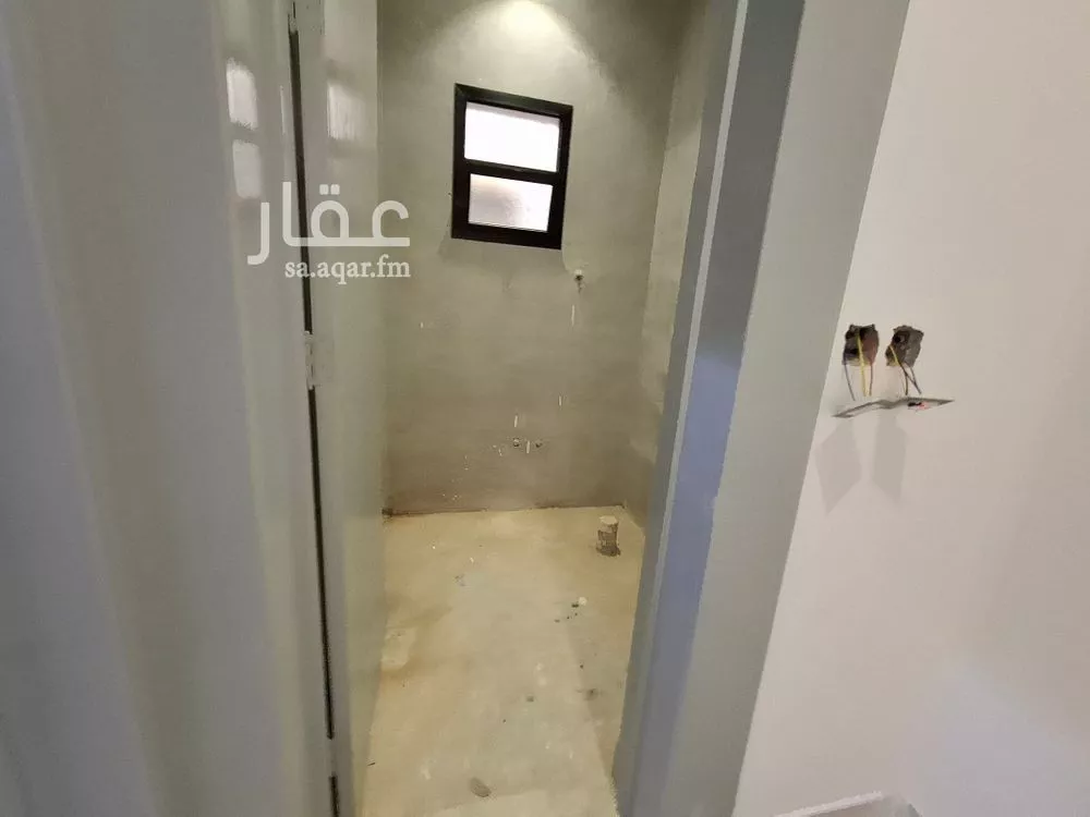 فيلا 5 غرف في النظيم 11