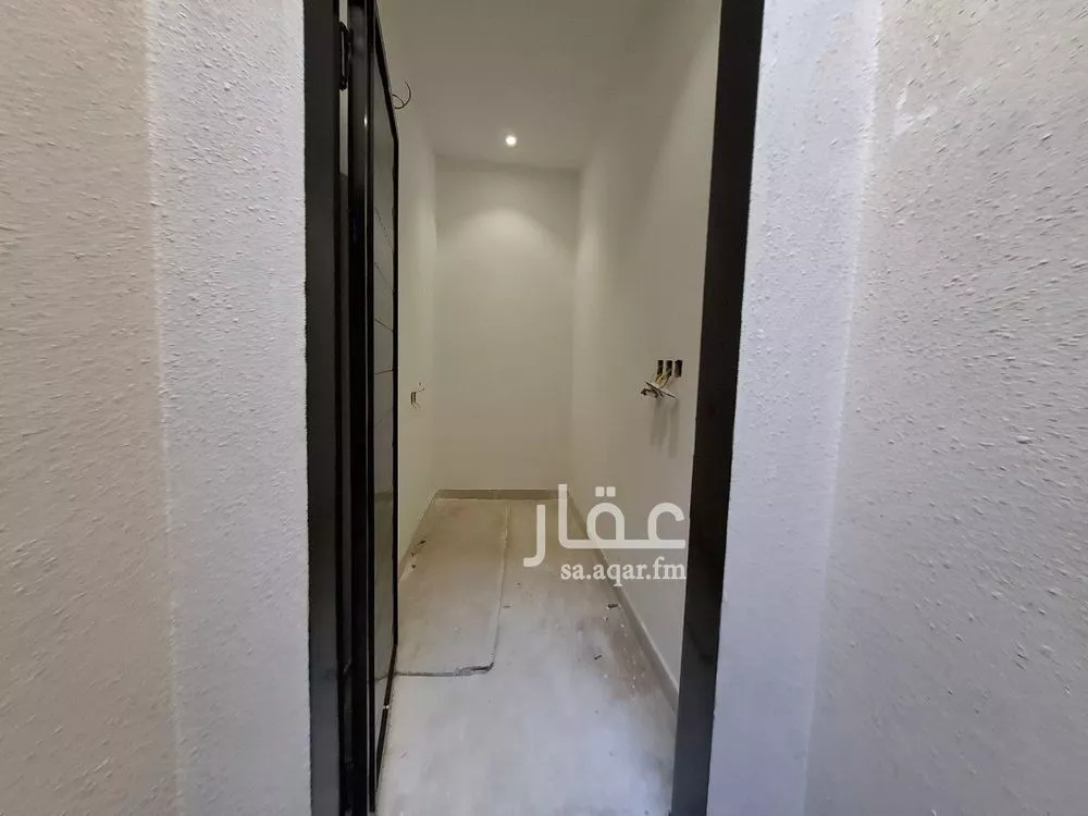 فيلا 5 غرف في النظيم 13