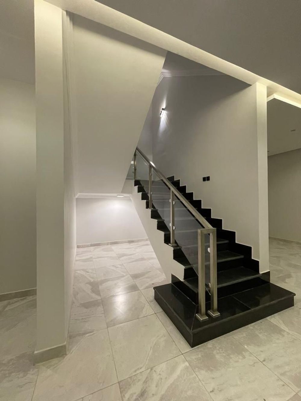 5 bedroom villa in Al Sawari, Jeddah 8