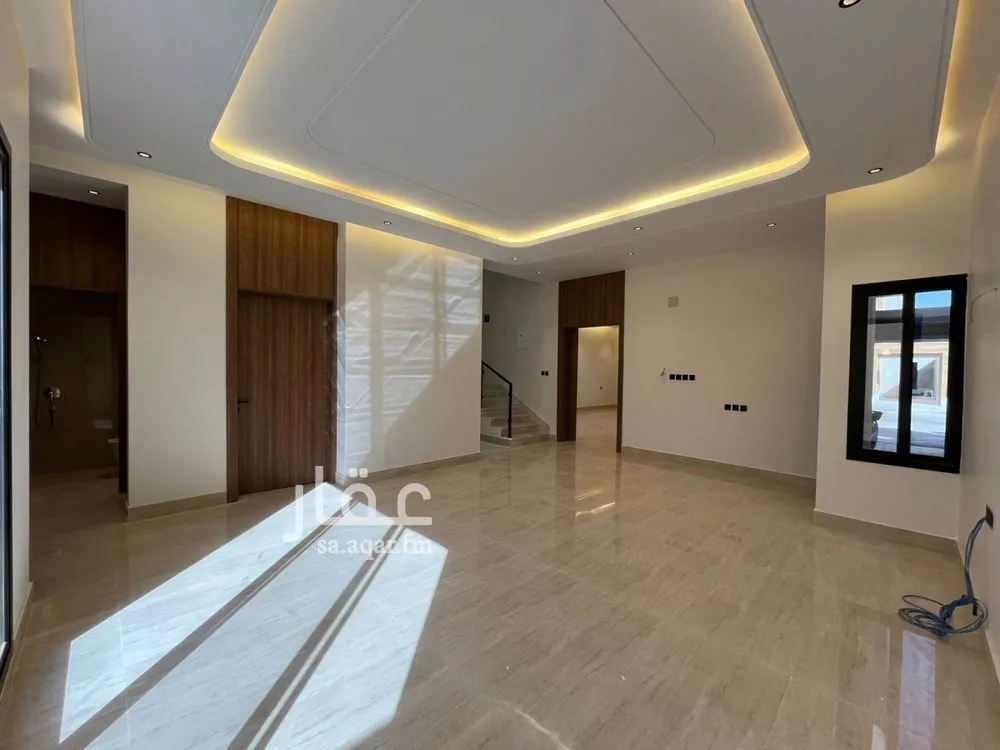 5 bedroom villa in Al Mahdiyyah 3