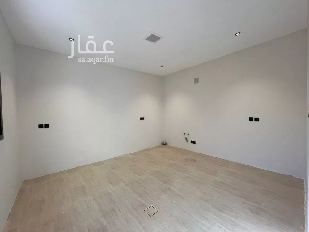 5 bedroom villa in Al Mahdiyyah 5