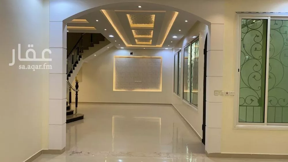 فيلا 5 غرف في القادسية 3