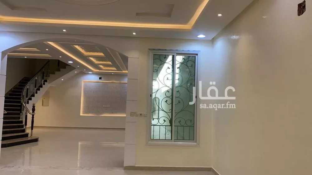 فيلا 5 غرف في القادسية 4