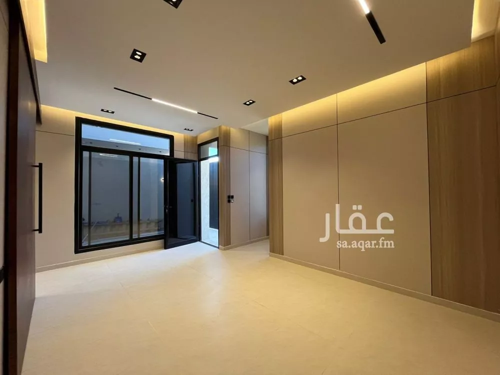 5 bedroom villa in Al Mahdiyyah 6