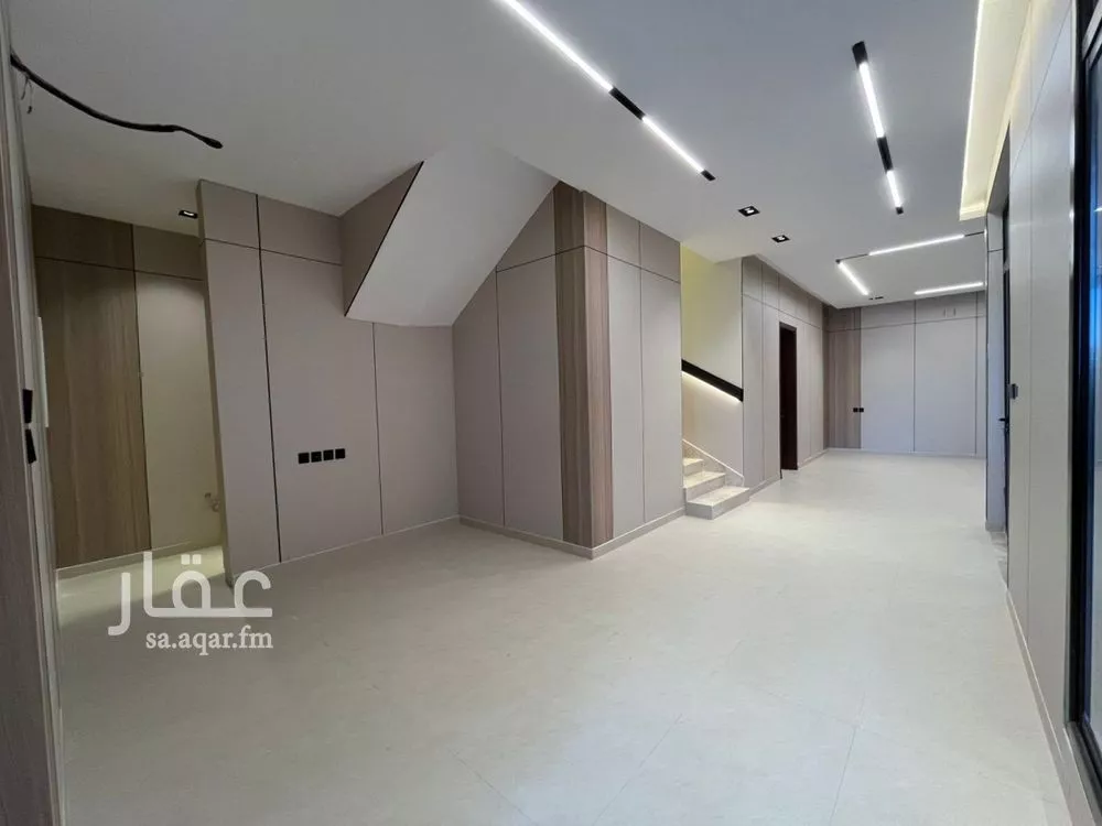 5 bedroom villa in Al Mahdiyyah 8