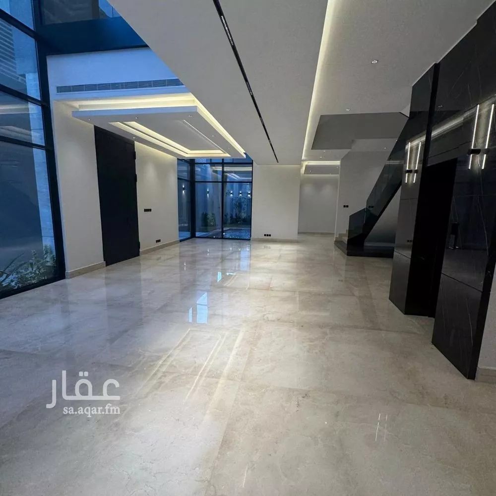 فيلا 5 غرف في الملقا 17