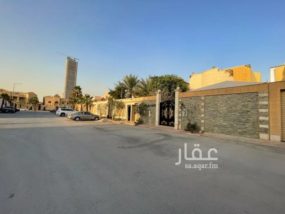 فيلا 7 غرف في الملقا 15