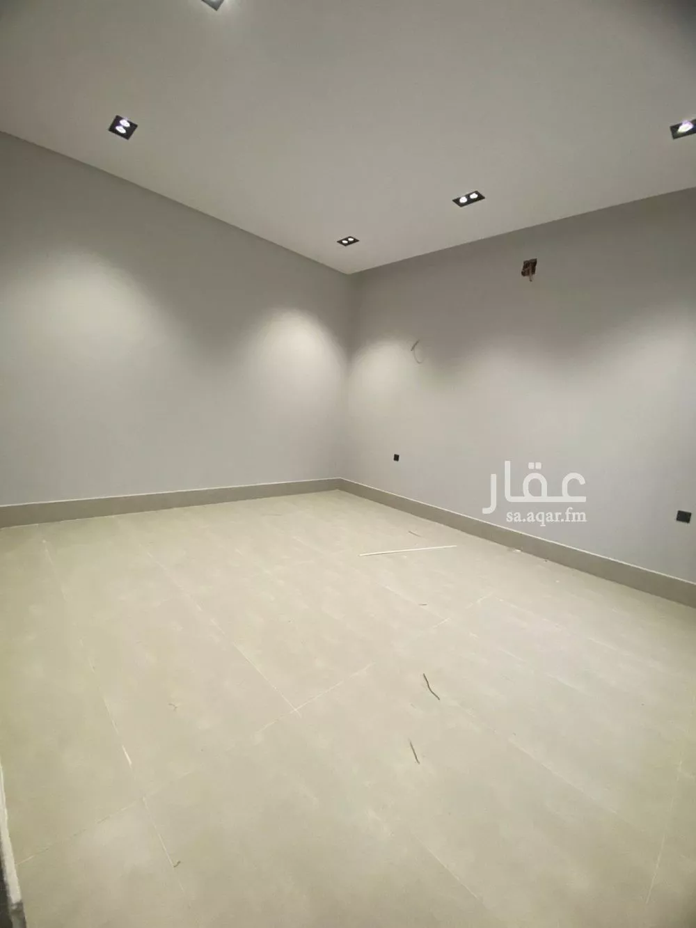 فيلا 5 غرف في عكاظ 11