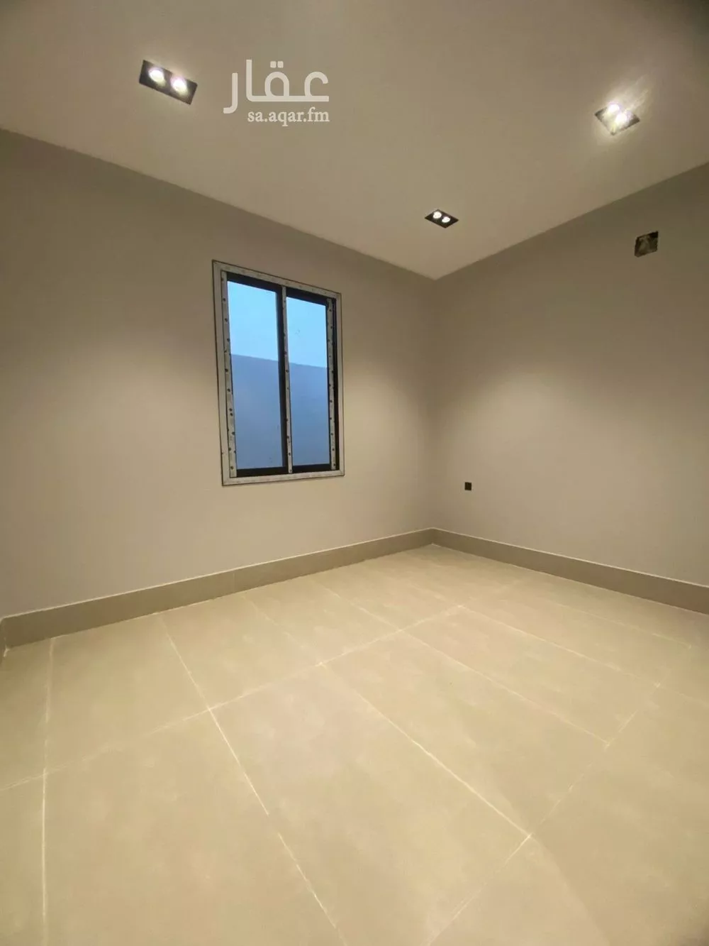 فيلا 5 غرف في عكاظ 8