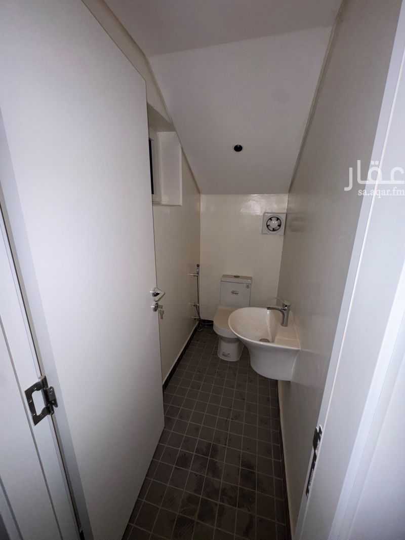 4 bedroom villa in Al Farouq, Riyadh 11