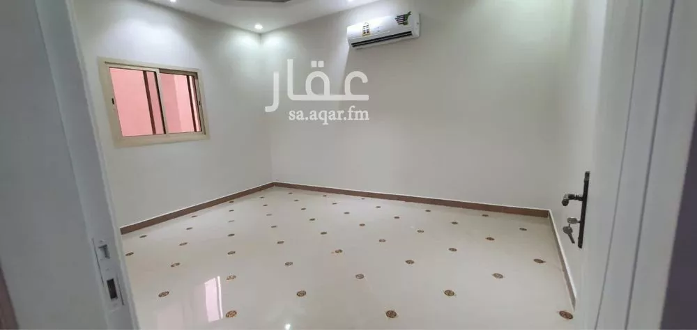 شقة 4 غرف في الملقا 2
