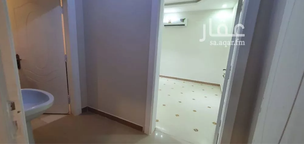 شقة 4 غرف في الملقا 10