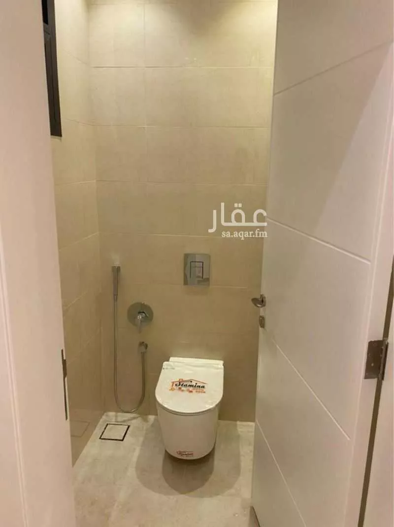 فيلا 4 غرف في العارض 7