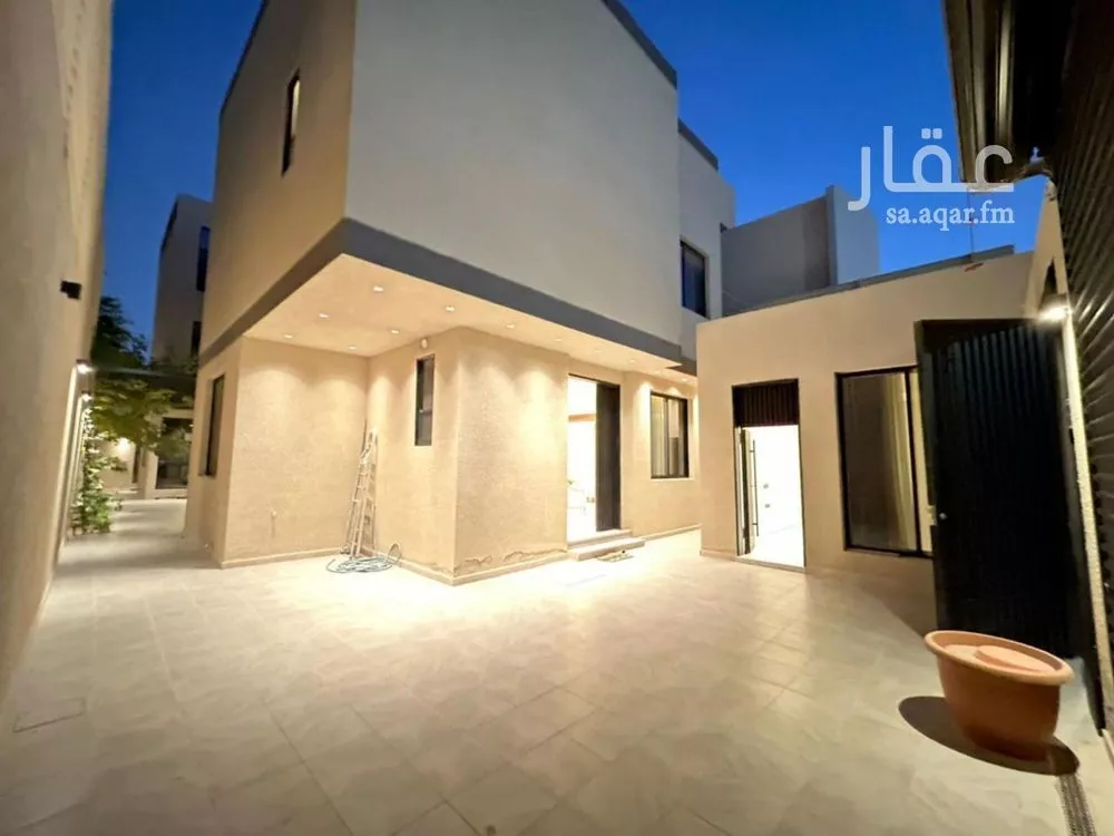 5 bedroom villa in Al Narjis 4