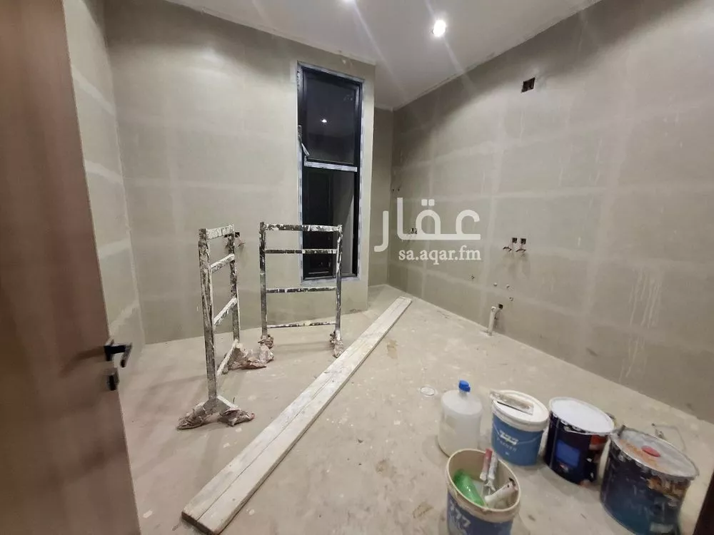 5 bedroom villa in Al Janadriyah 11