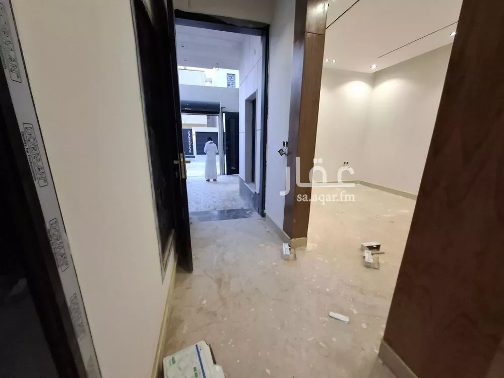 5 bedroom villa in Al Janadriyah 13