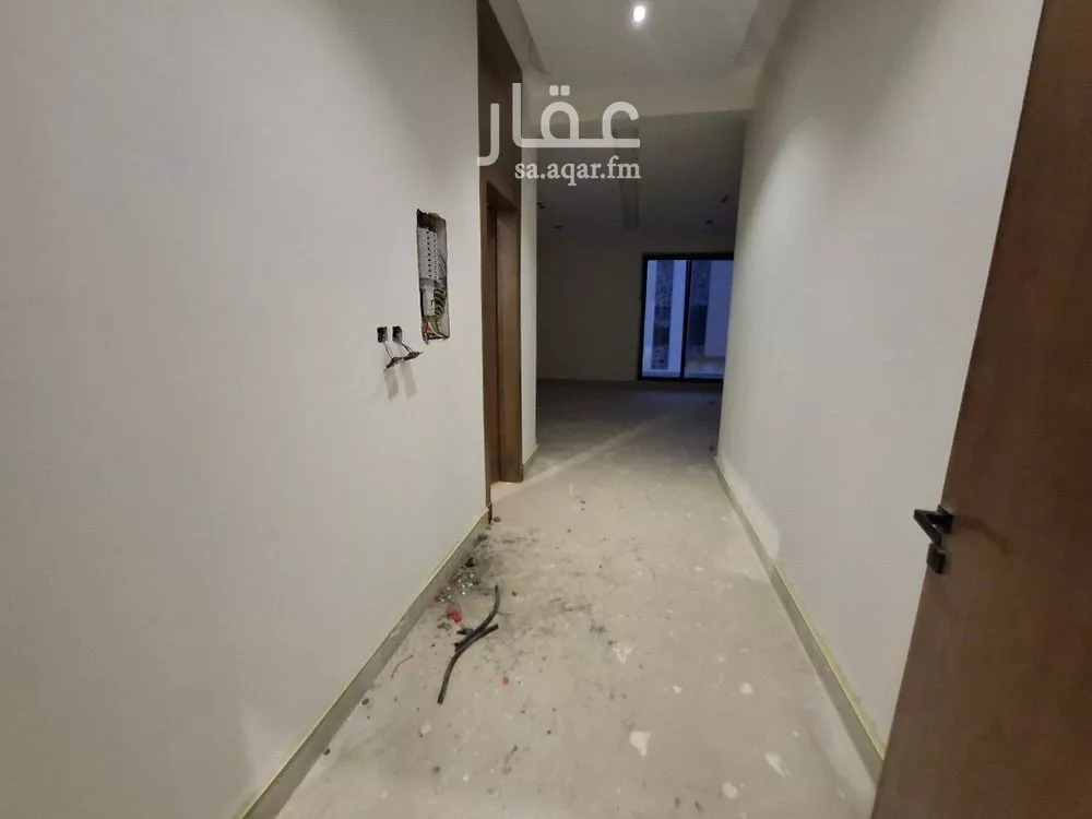 5 bedroom villa in Al Janadriyah 14