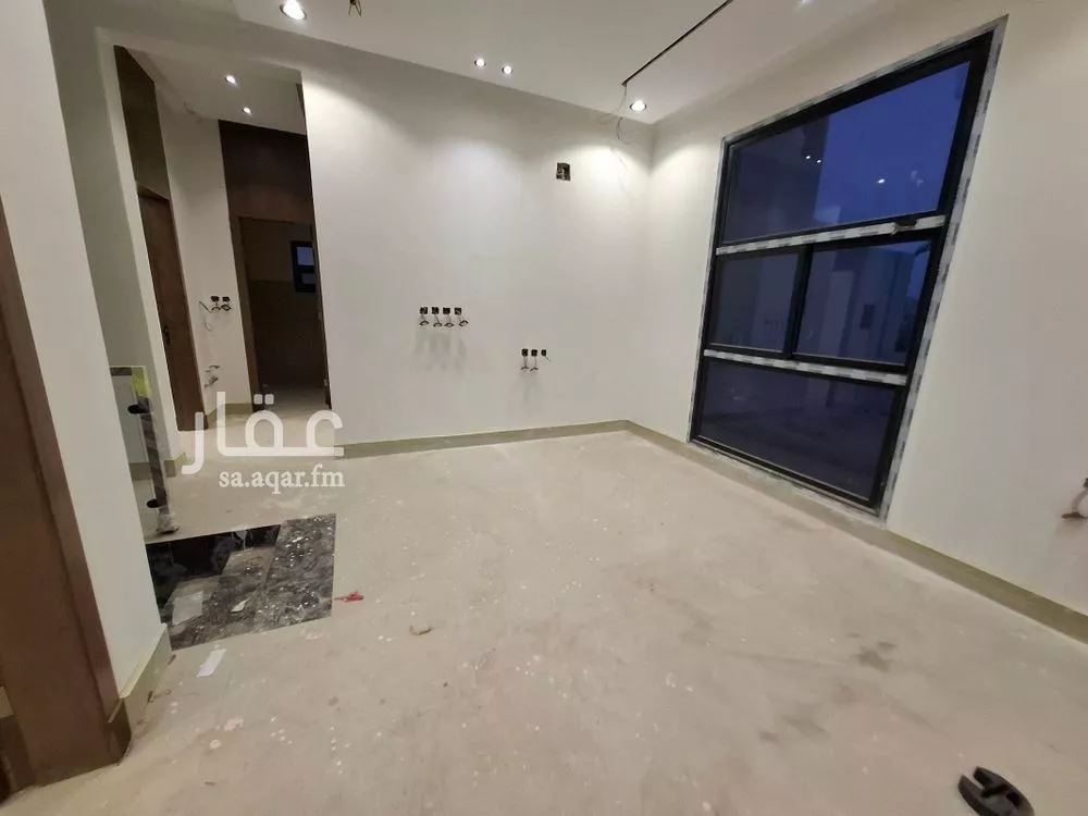 5 bedroom villa in Al Janadriyah 16