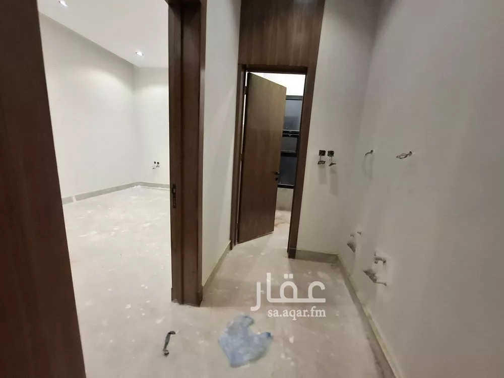 5 bedroom villa in Al Janadriyah 18