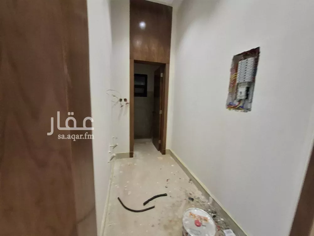 5 bedroom villa in Al Janadriyah 19