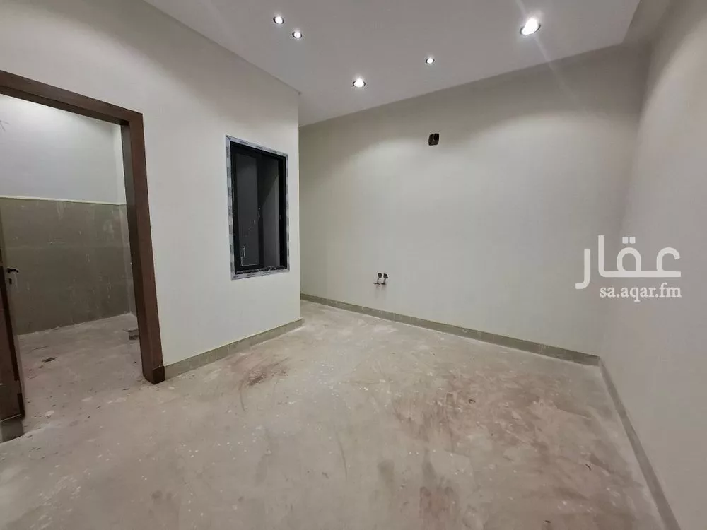 5 bedroom villa in Al Janadriyah 3