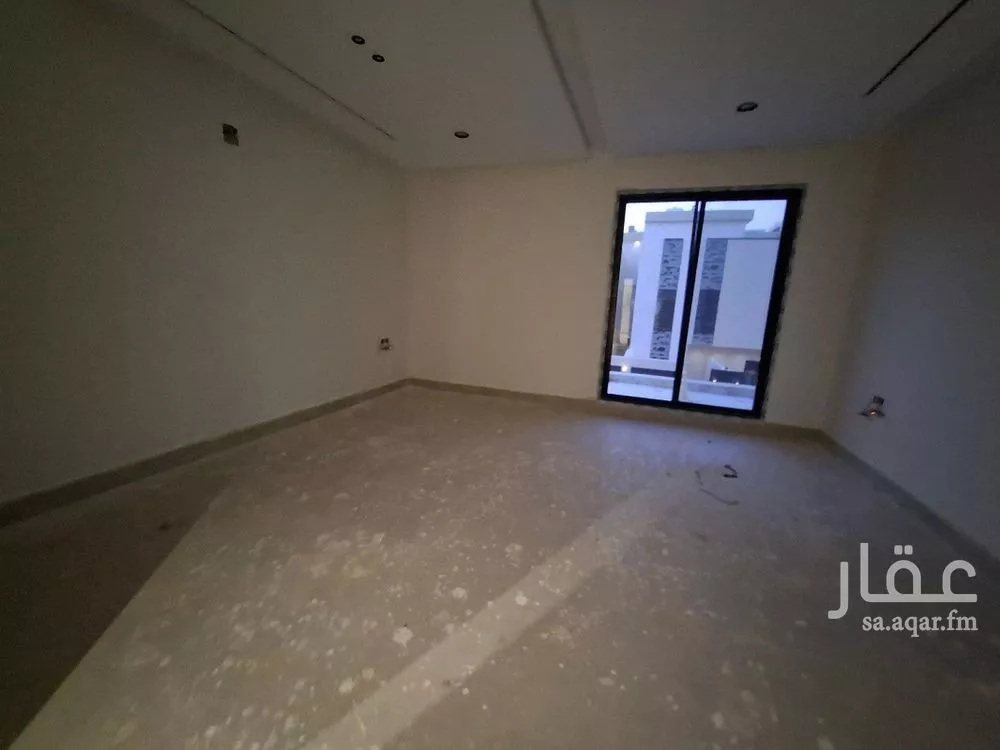 5 bedroom villa in Al Janadriyah 6