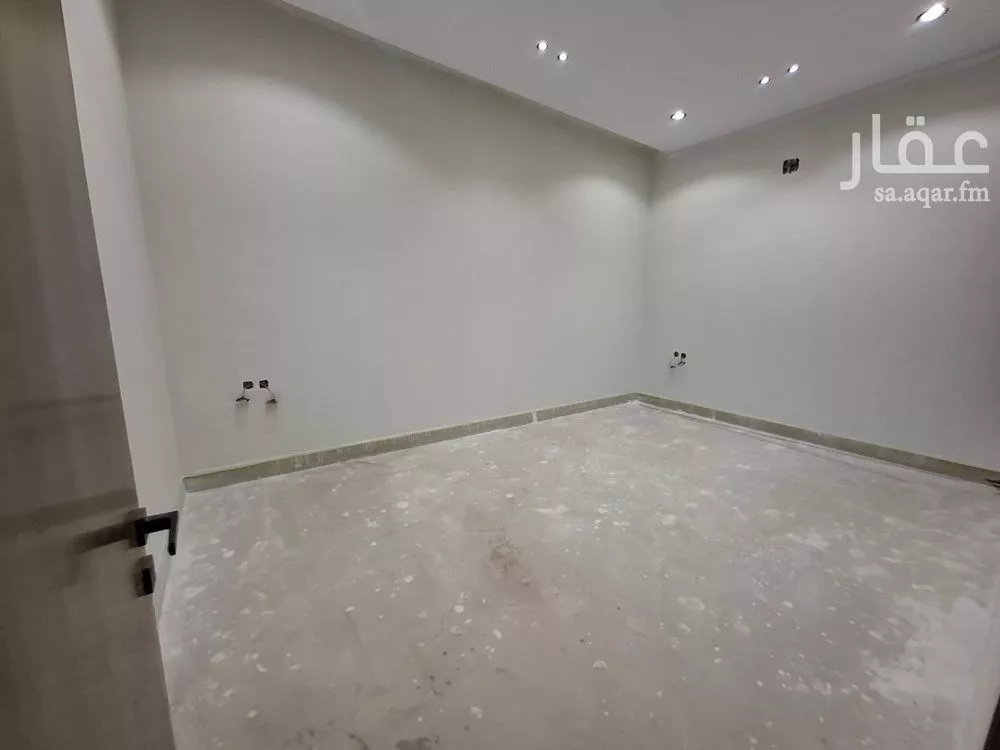 5 bedroom villa in Al Janadriyah 7