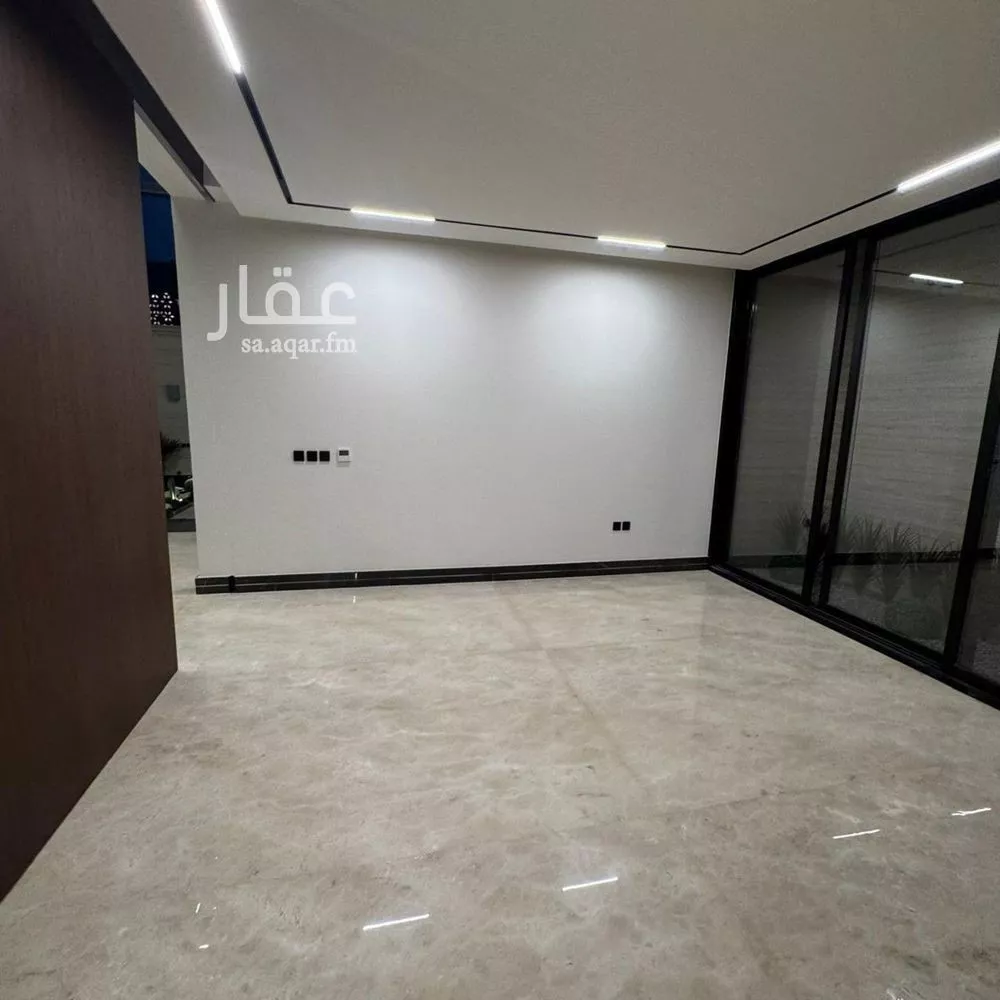 فيلا 5 غرف في الملقا 7