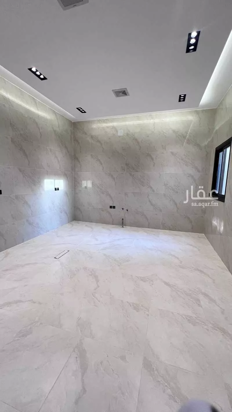 فيلا 8 غرف في الرمال 9