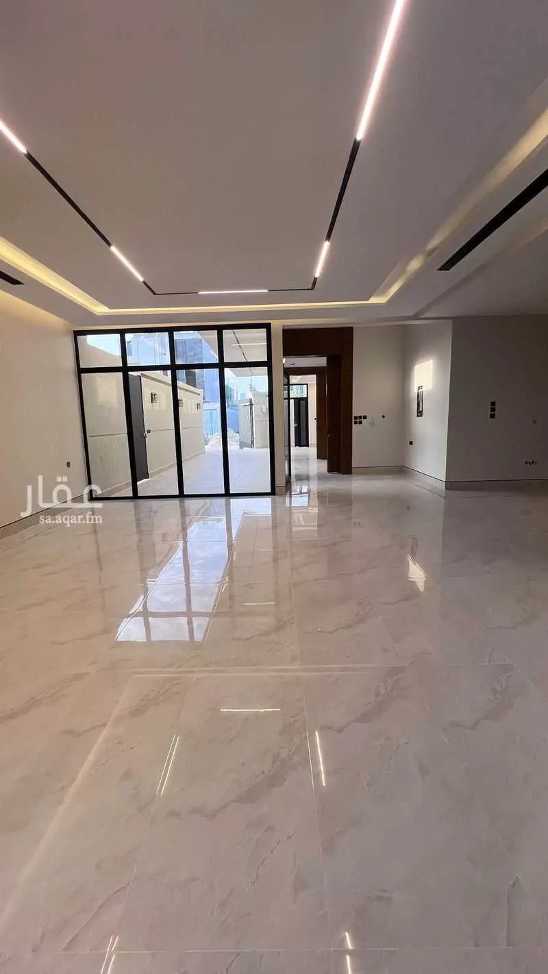 فيلا 8 غرف في الرمال 10