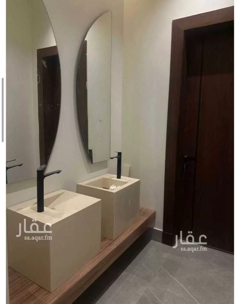 فيلا 5 غرف في العارض 7