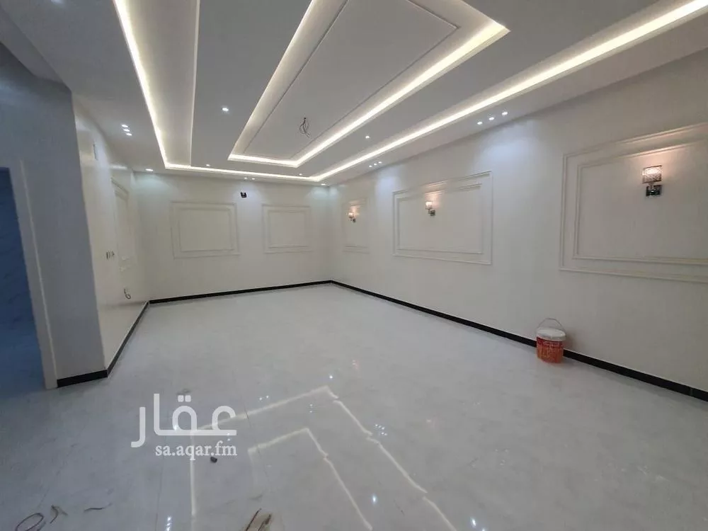 5 bedroom villa in Uhud, Riyadh 17