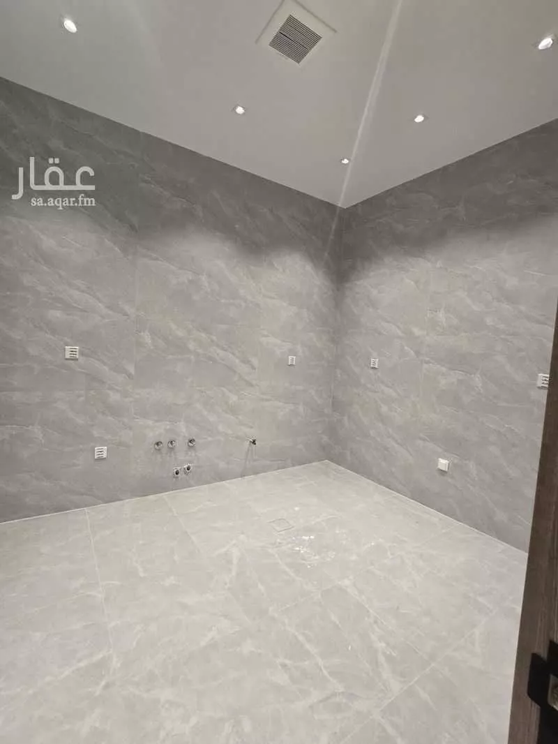 3 bedroom apartment in Al Hamra, Jeddah 10